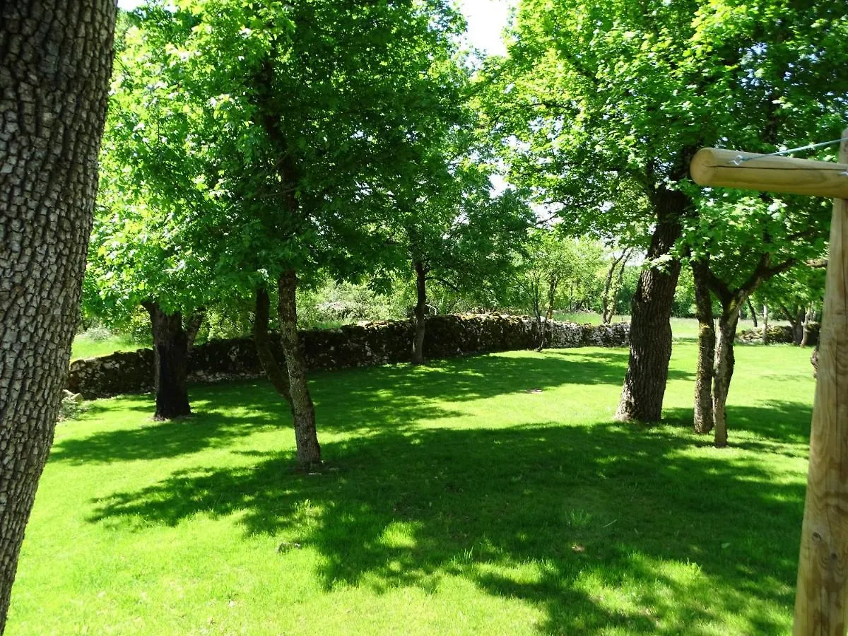 Les Enclos Secrets Livernon Bed & Breakfast