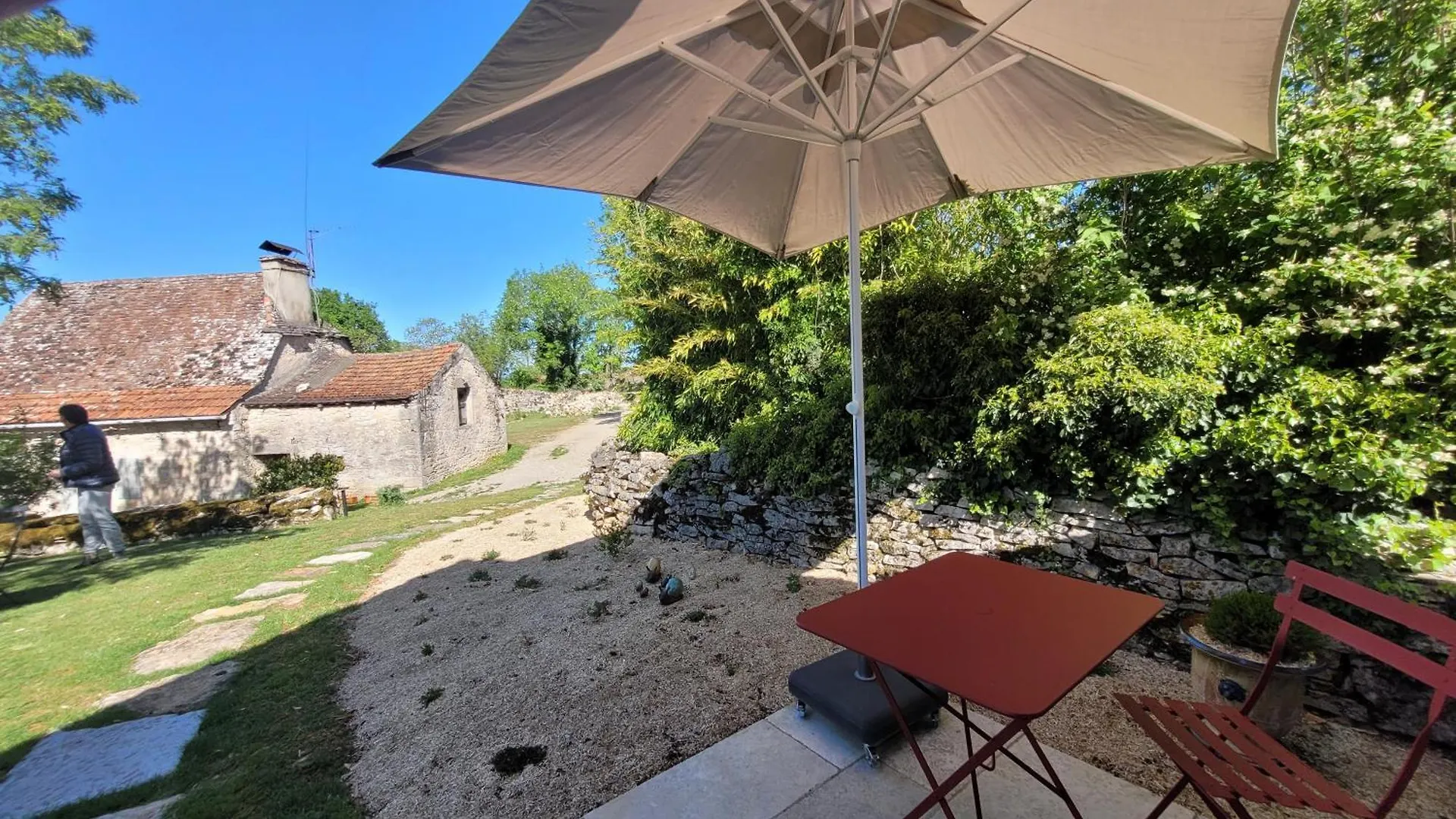 Les Enclos Secrets Livernon France